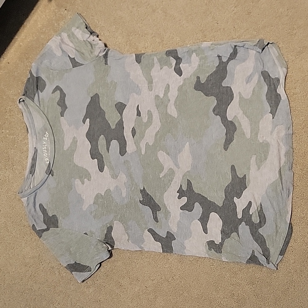 Aeropostale crew neck camo t-shirt